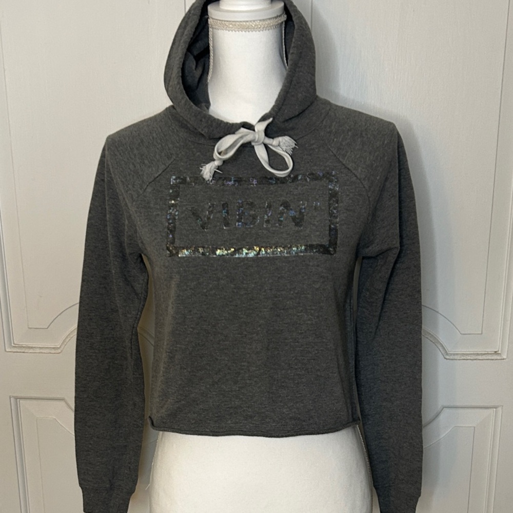 Junior’s Vibin’ Cropped Hoodie (XS)